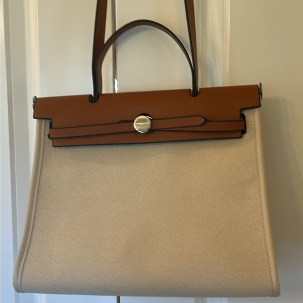 Structured Two-Tone Shoulder Bag in Beige and Brown
